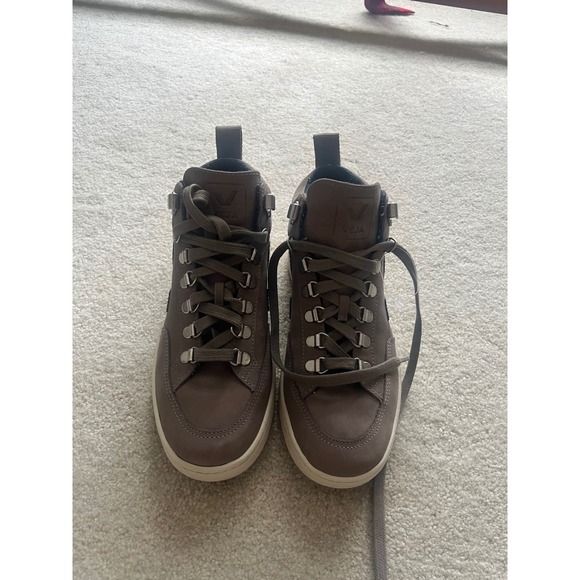 Veja Women's Roraima High Top Sneakers Taupe Suede Leather- Size 6 - Picture 3 of 10